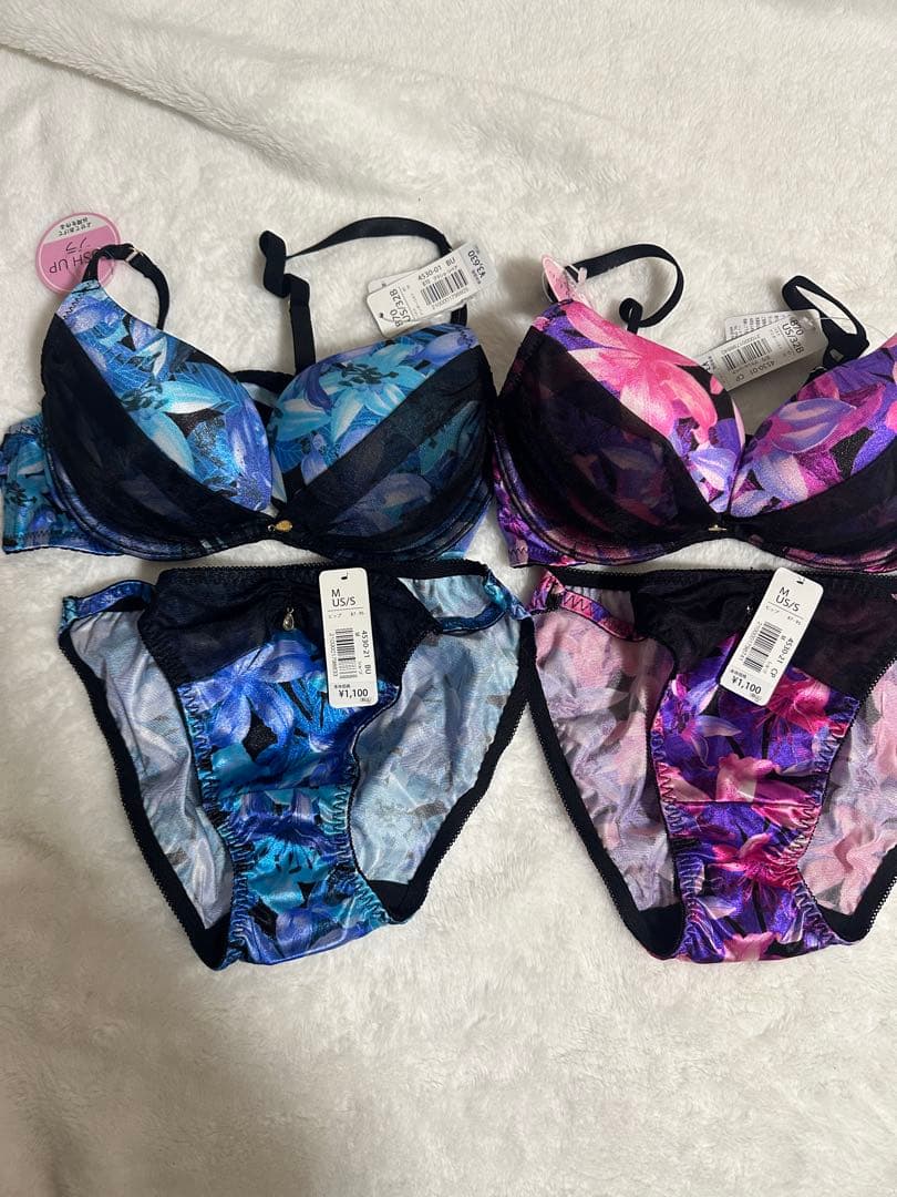 廃盤レアエメフィール 花柄サテンブラジャーショーツセット　B70/M