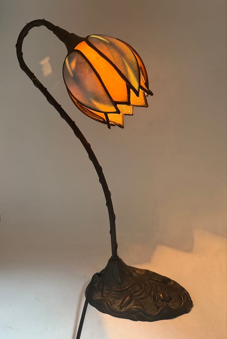 ステンドガラス　ルームスタンド　花蕾　インテリア　送料込み251022