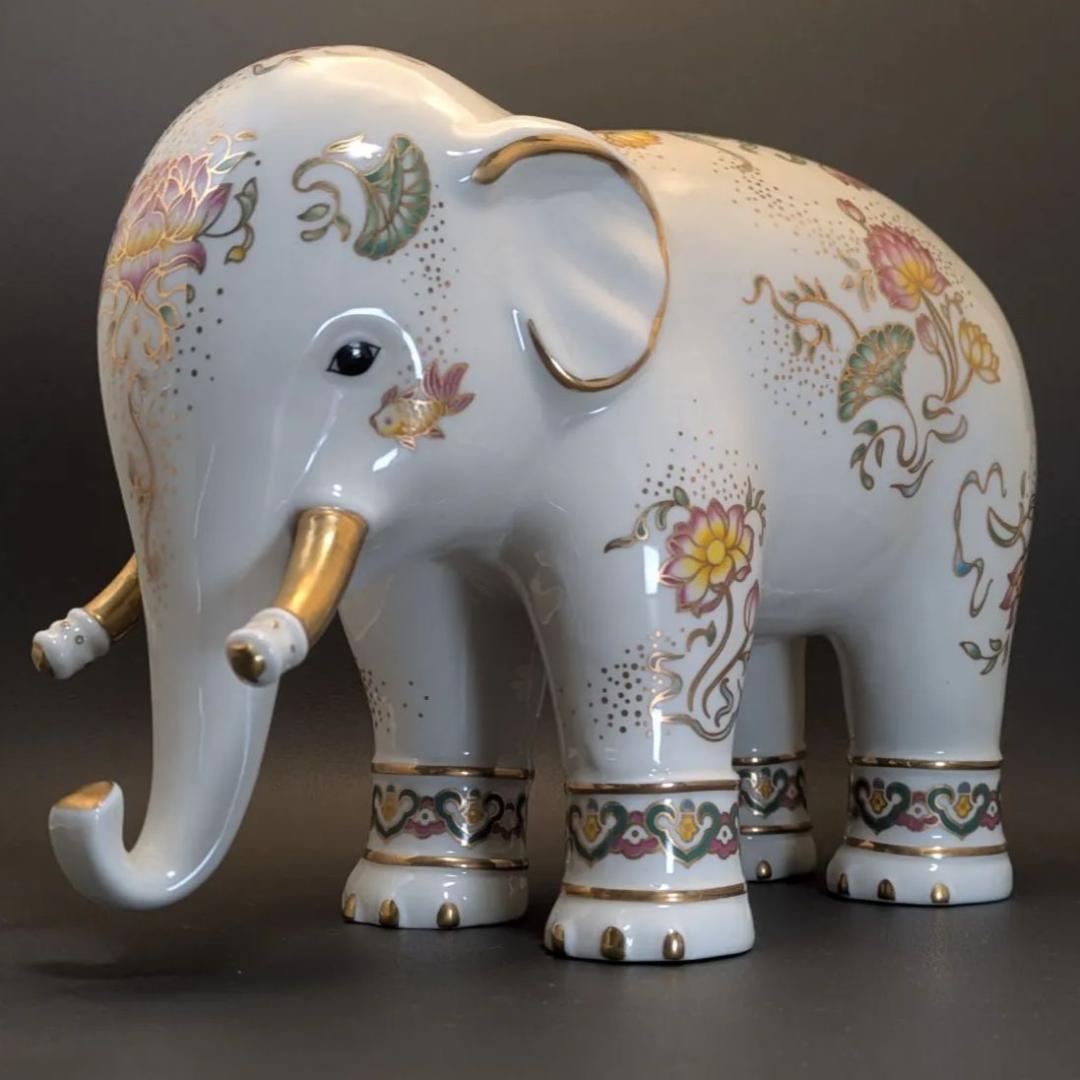 フランクリン・ミント 1989年 皇室の叡智の象 手描き磁器 白象 蓮の花 金彩