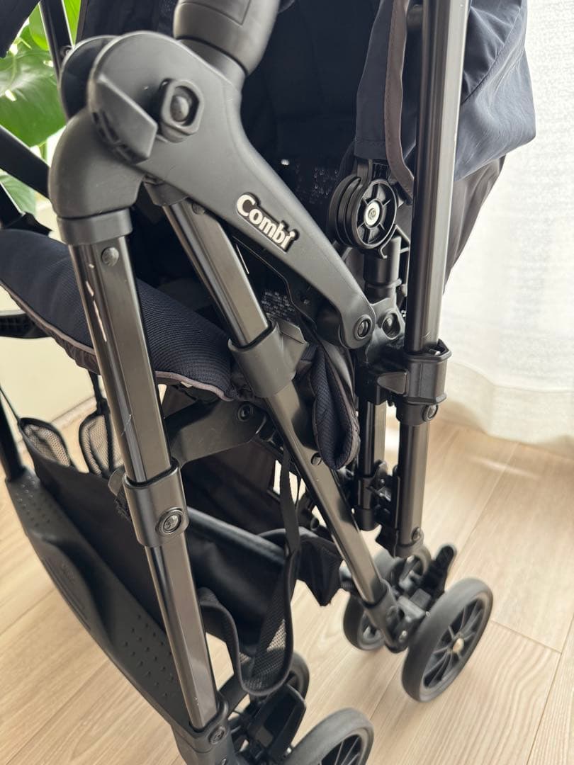 コンビ　スゴカルエアー　エッグショック　AM ネイビー