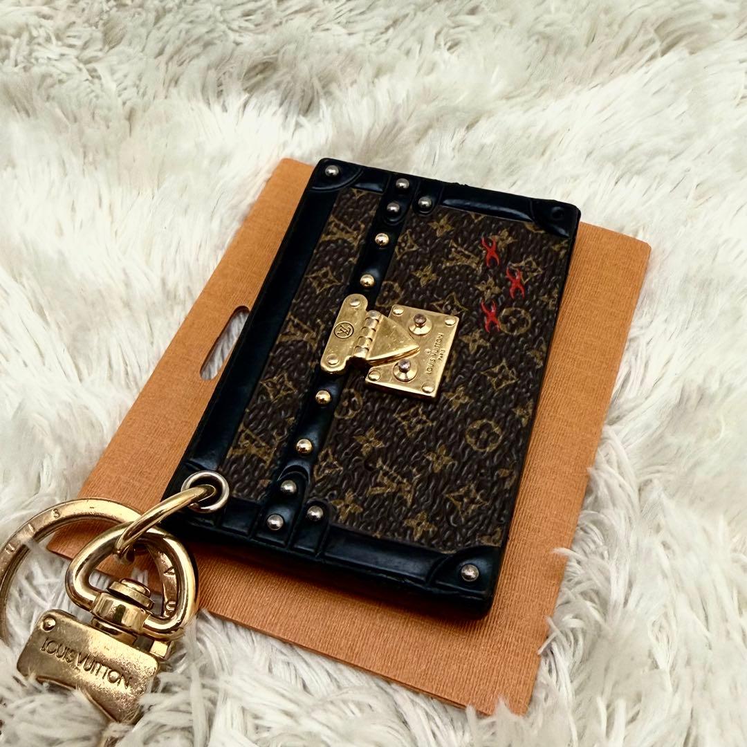 ルイ・ヴィトン キーホルダー プティットトランク モノグラム ゴールド金具