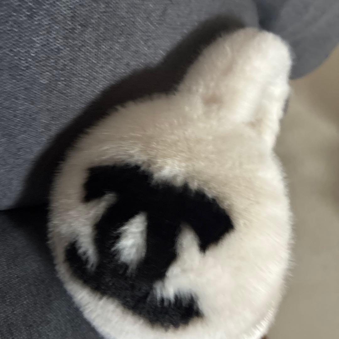 a*♡様 CHANEL ホワイトファーロゴイヤーマフ　ノベルティ