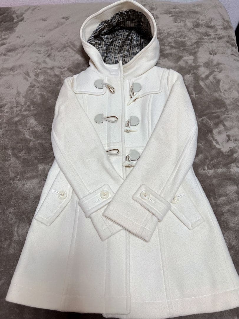 ホワイト ダッフルコート フード付き