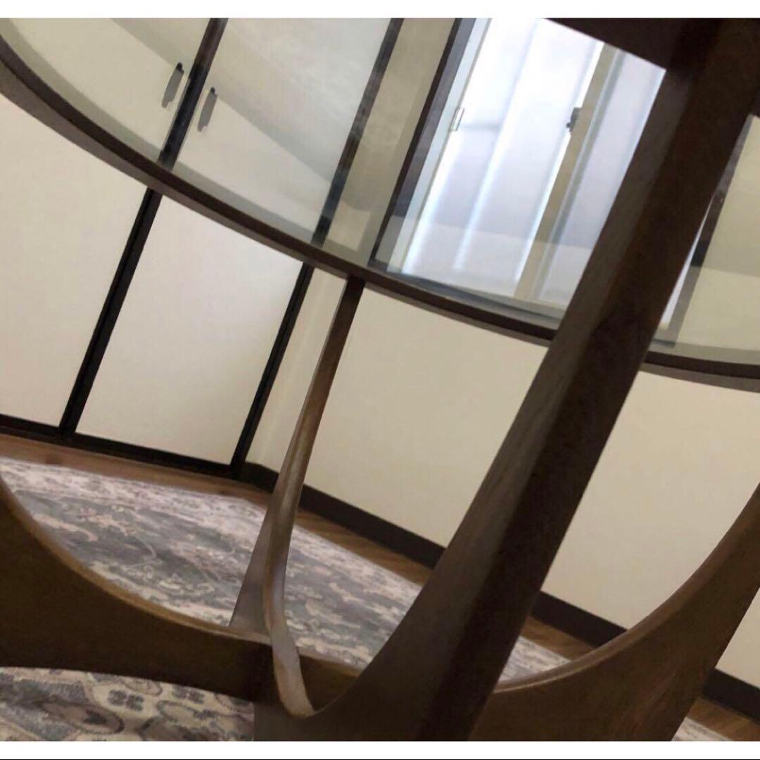 円形ガラス天板のセンターテーブル