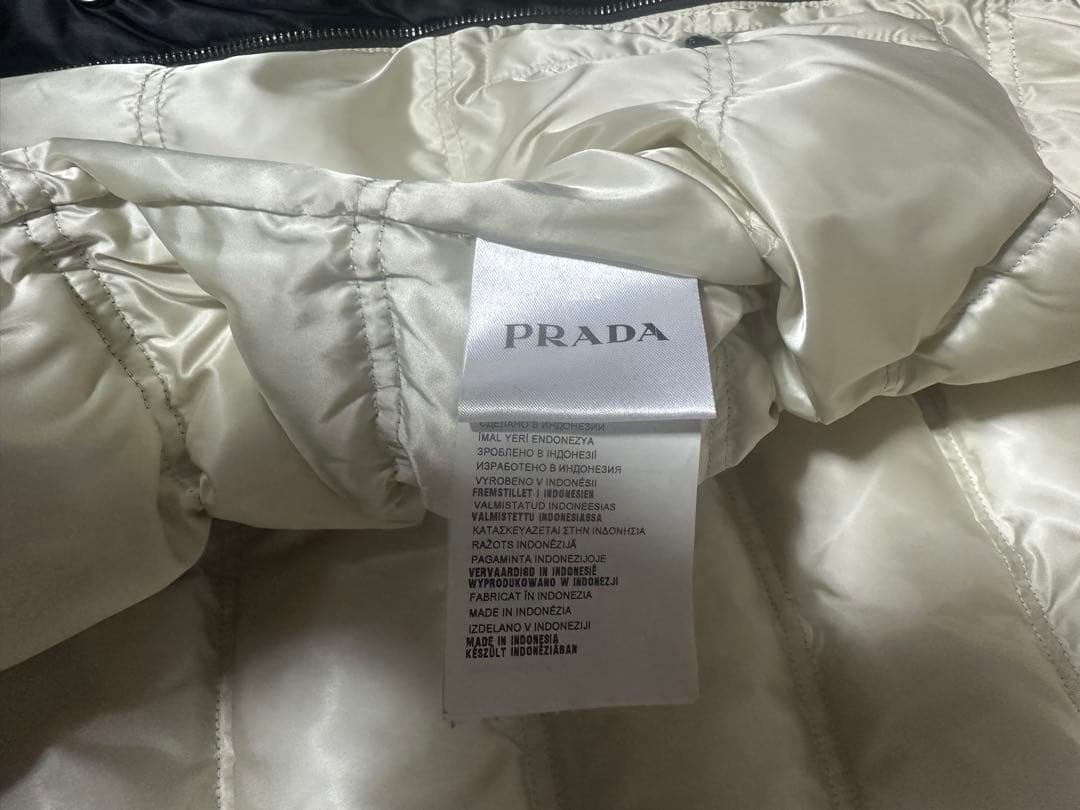 PRADA ブラック