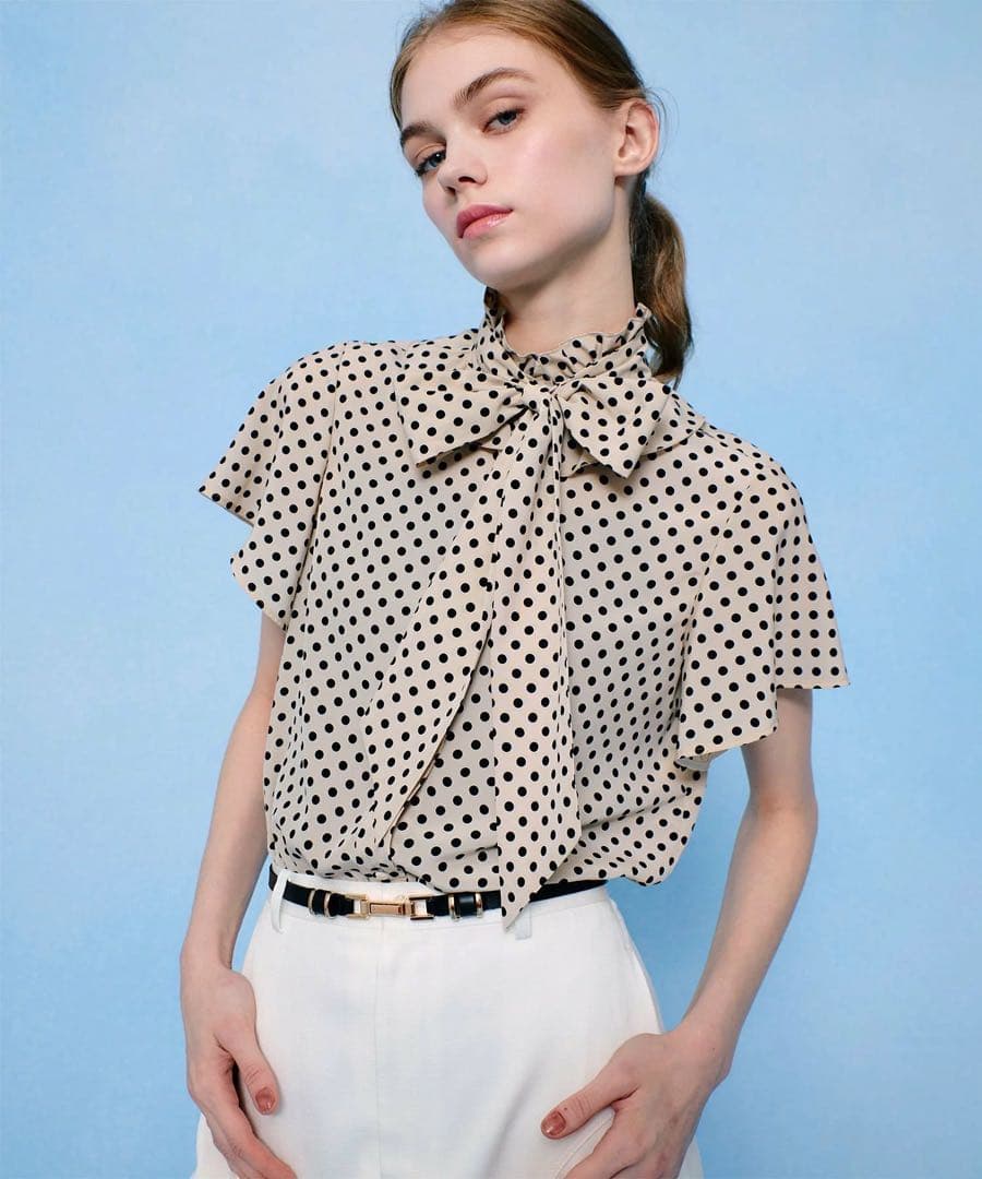 【LOULOU WILLOUGHBY】デシンドットフレアスリーブブラウス