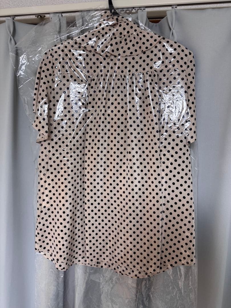 【LOULOU WILLOUGHBY】デシンドットフレアスリーブブラウス