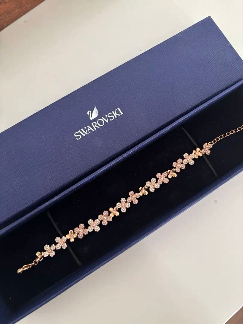 Swarovski ブレスレット　elderflower アジア限定モデル