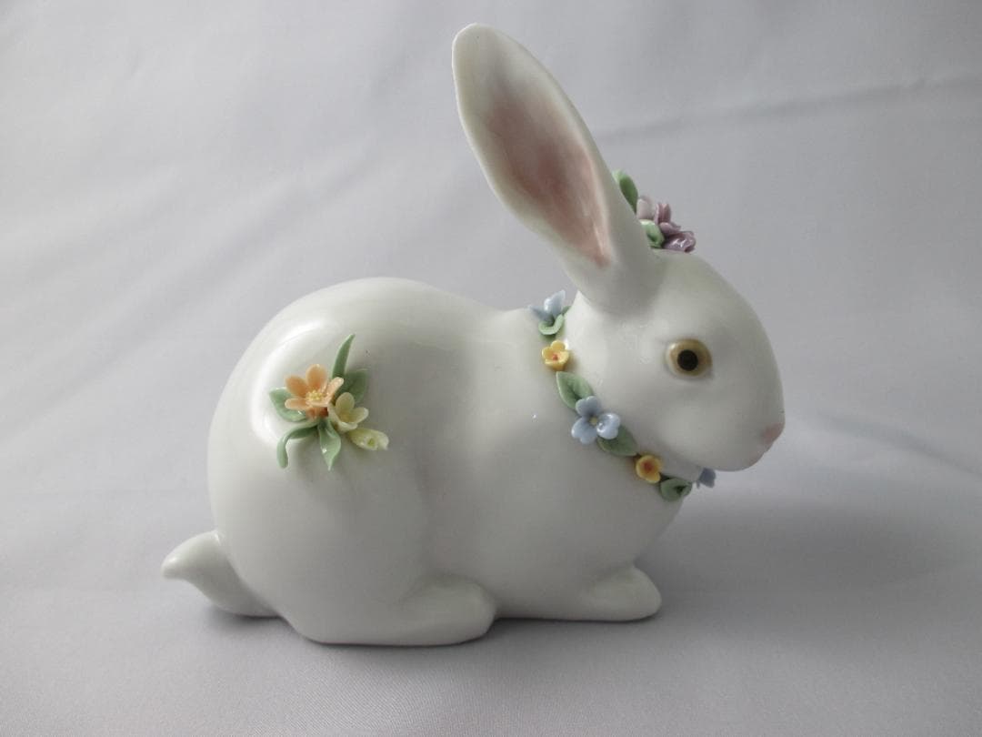 LLADRO リヤドロ 花飾りの白うさぎ