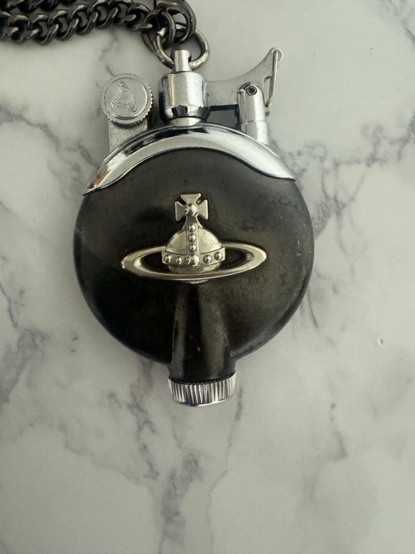 ビビアンウエストウッドライターネックレス