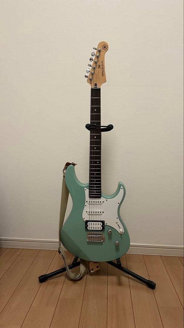 Yamaha PACIFICA112V ソニックブルー