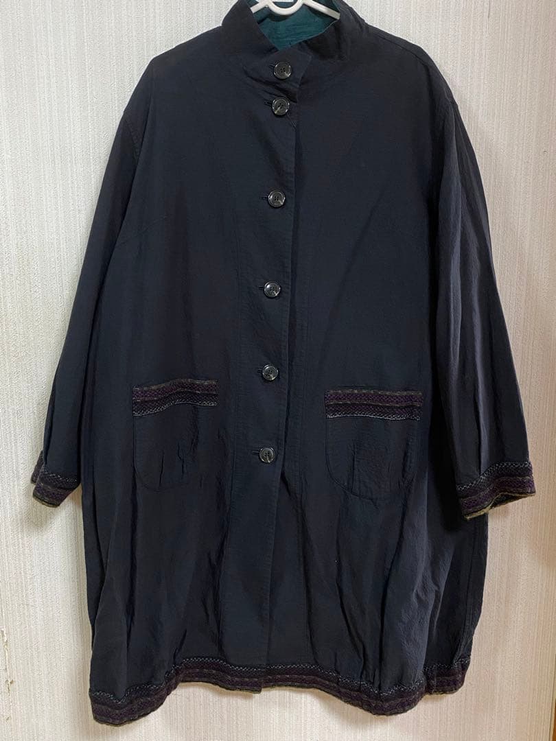 【新品・未使用、タグ付き】エムアンドキョウコのリバーシブルコート　緑　黒