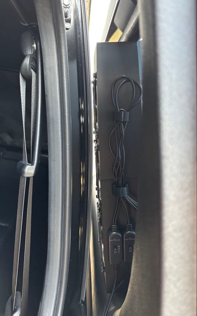 ハイエース 4型~ 換気扇 常設型 3連ファン ABS 『運転席側』防虫ネット付