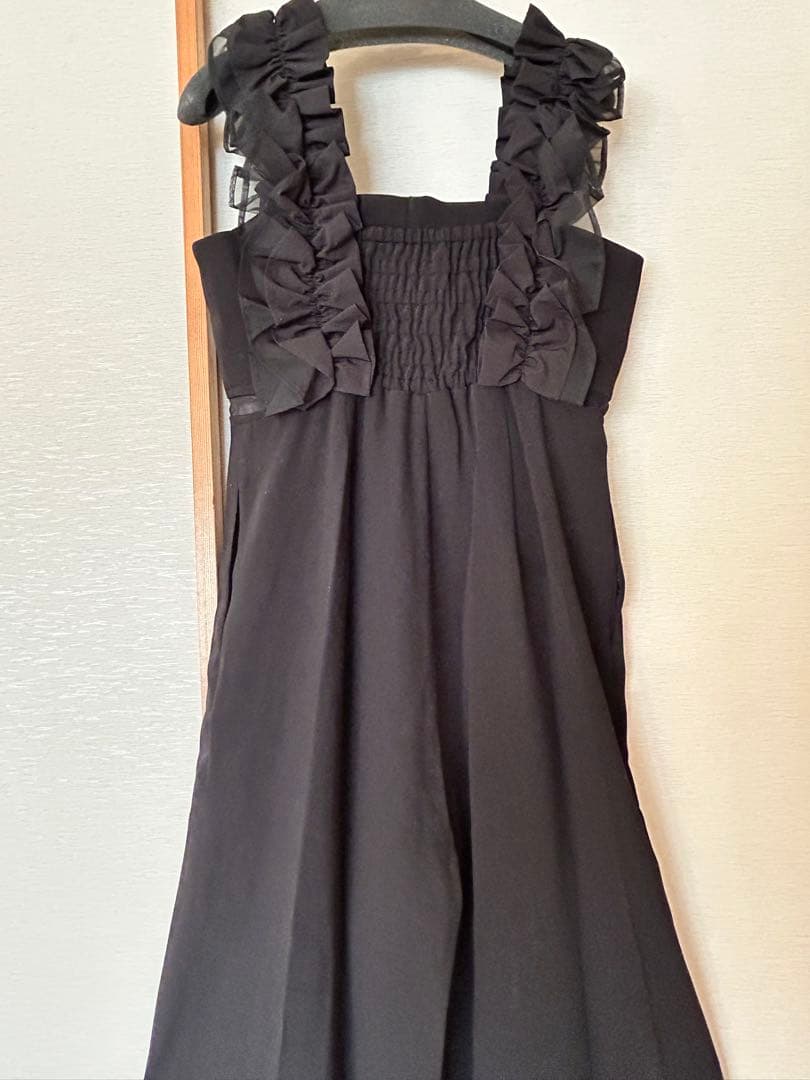 新品⭐︎ 激安　FENNEL ブラック サロペット フリル付き