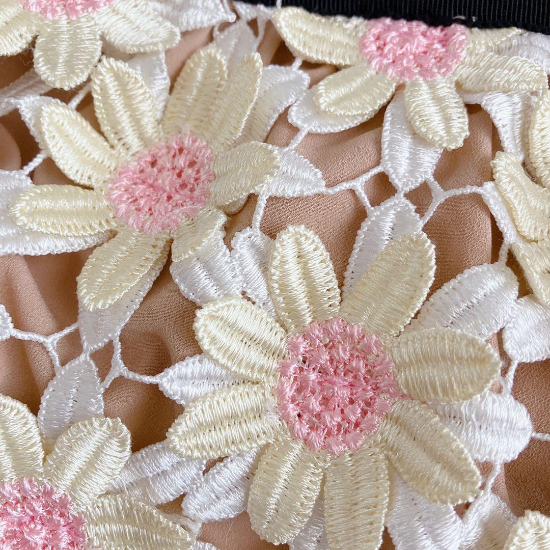 セルフポートレイト　3Dフラワー　ペプラムトップス　総レース　切替　花柄　フレア