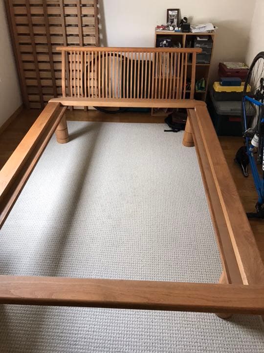 無垢の木のダブルベッド 値段交渉します。