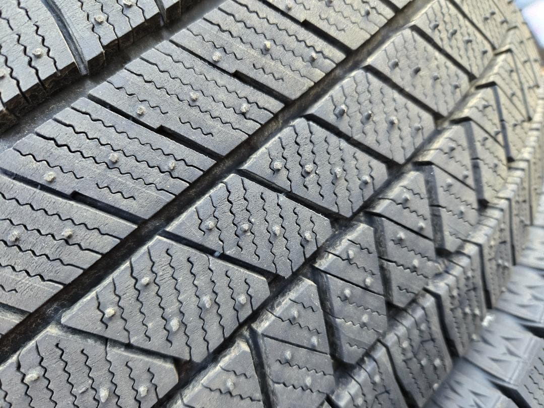 ほぼ新品 ブリジストン ブリザック VRX3 スタッドレス 205/65R15