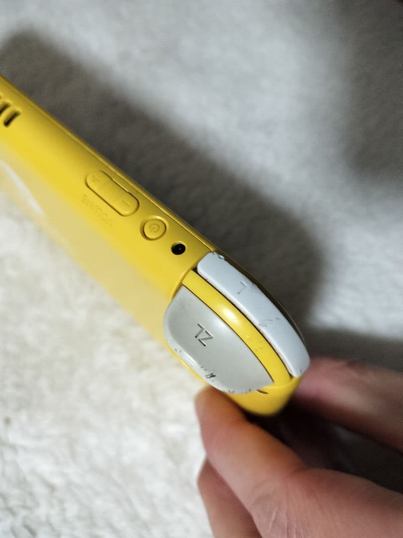 動作品Nintendo Switch Lite イエロー 本体