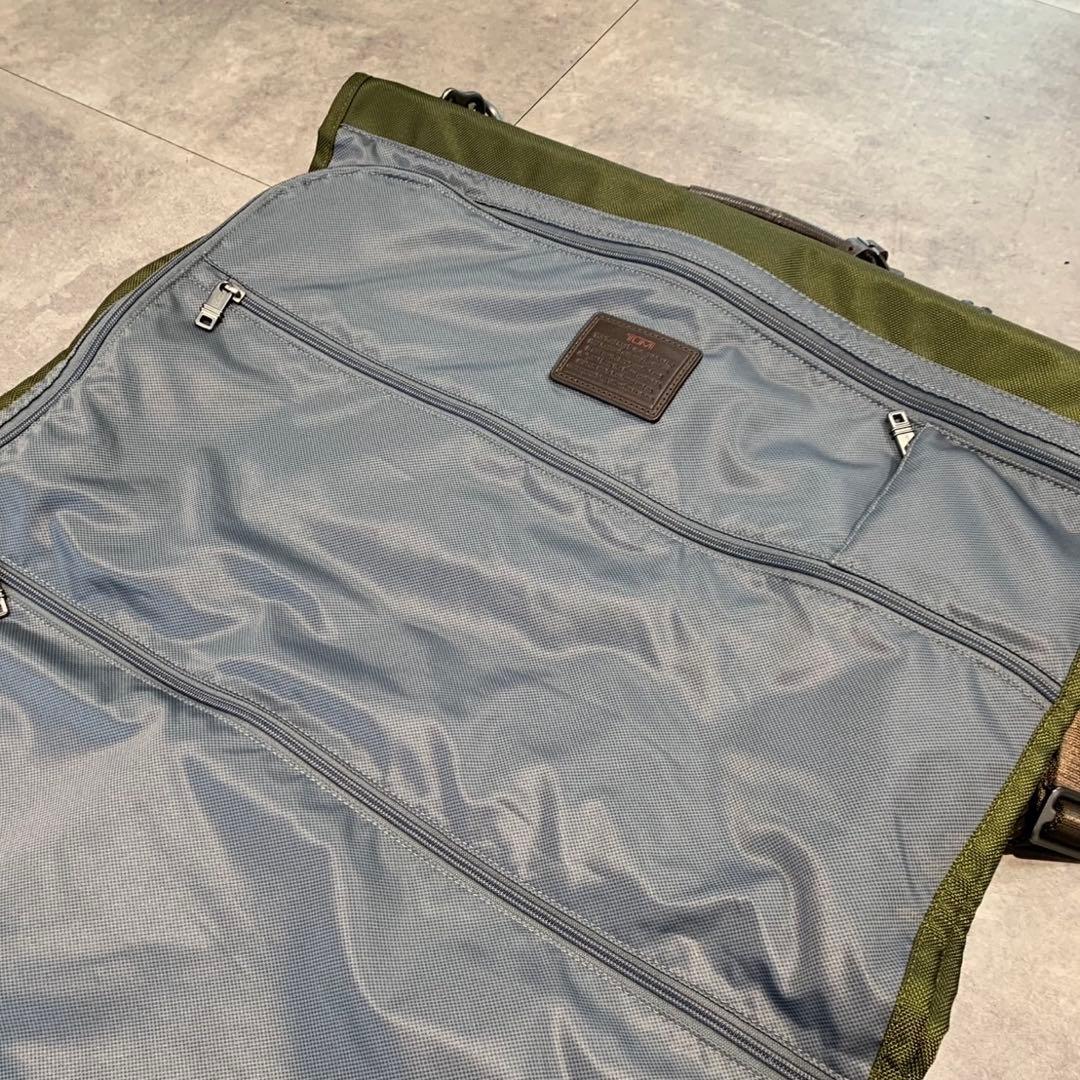 ⭐︎極美品⭐︎ TUMI トライフォールド ガーメントバッグ オリーブグリーン