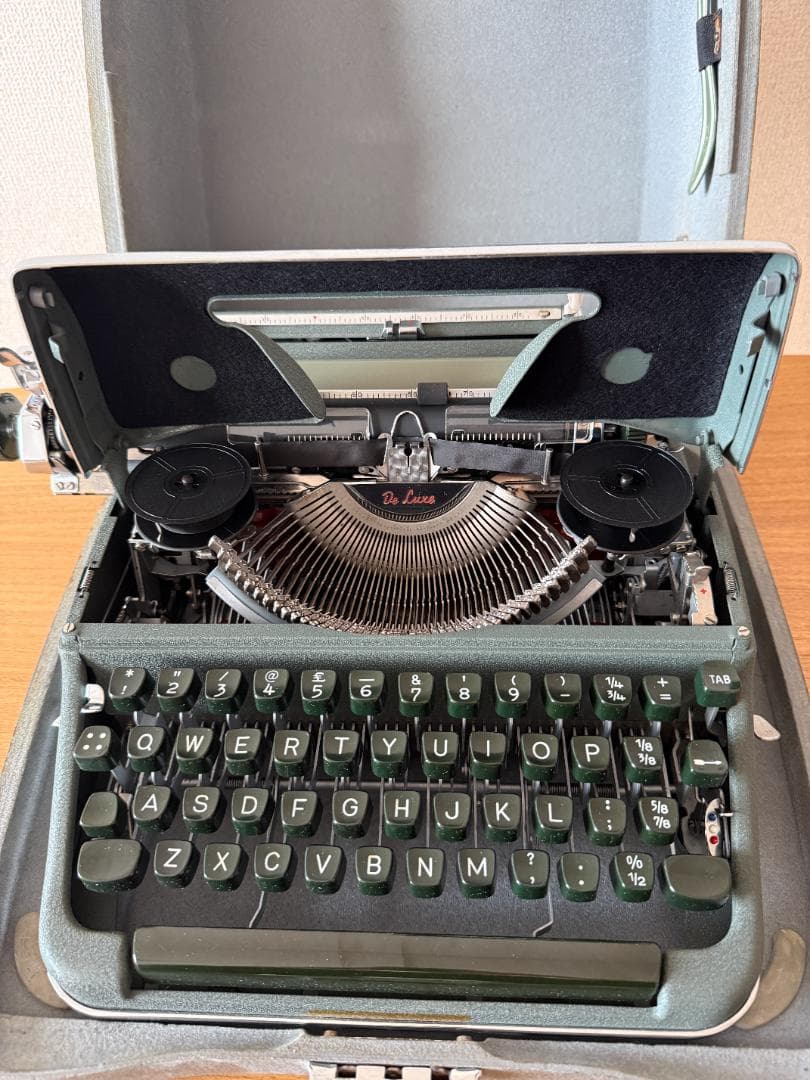 Olympia Model SM タイプライター