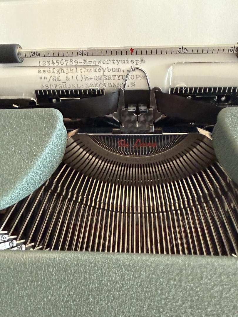 Olympia Model SM タイプライター