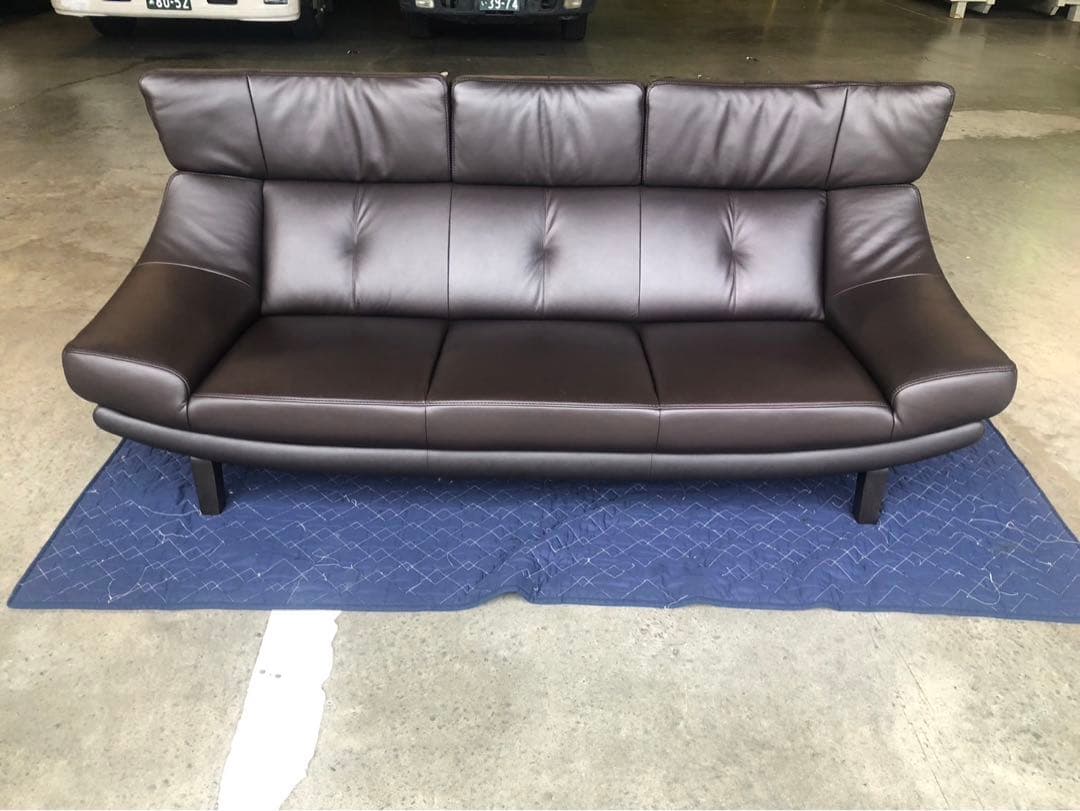 在庫処分‼️大幅値引き✨カリモク家具ZU46038989 3人掛ソファ本革オーダー