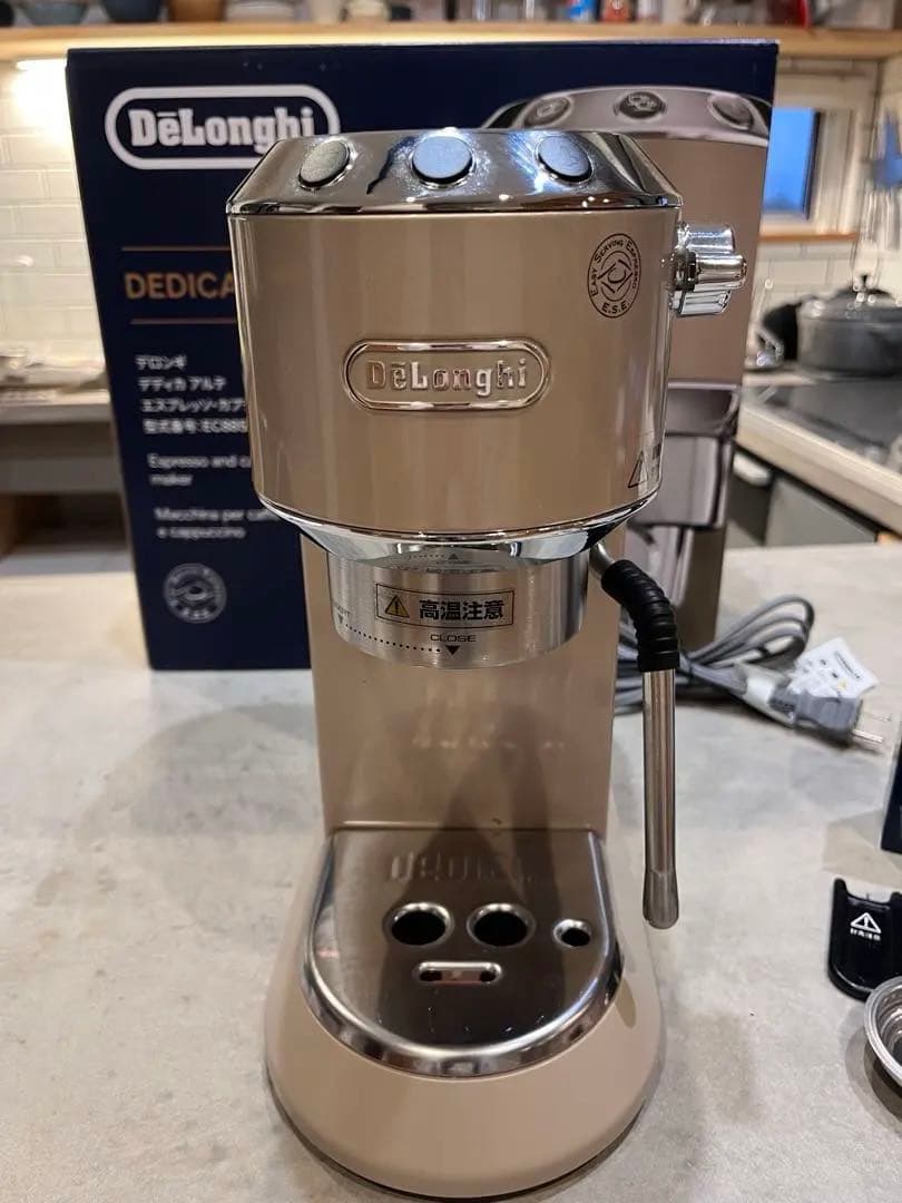 デロンギ デディカアルテ ベージュ