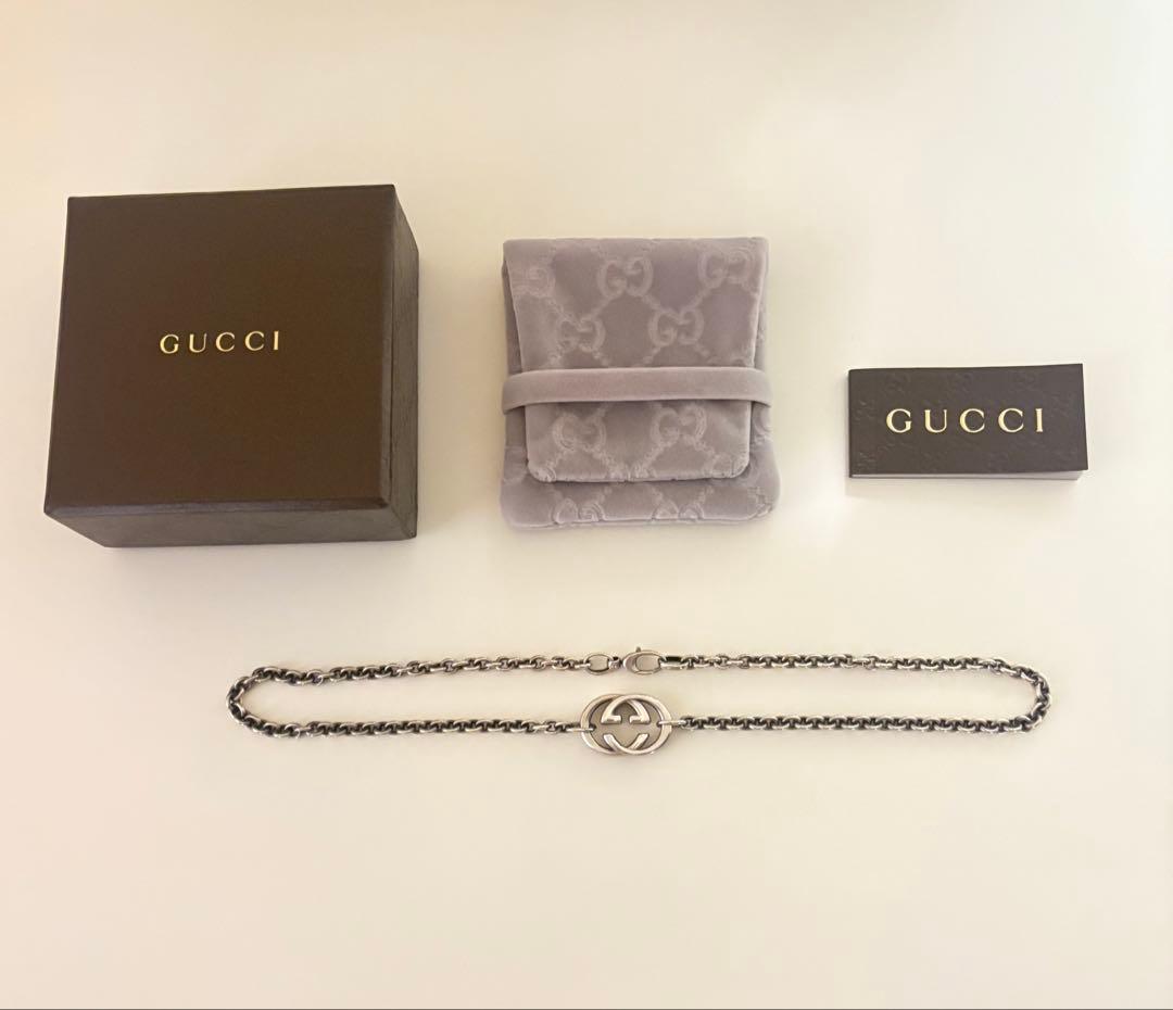 Gucci シルバー ロゴ ネックレス