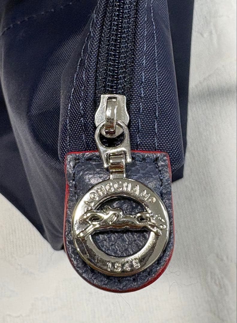 LONGCHAMPロンシャン ル・プリアージュネイビー×レッド底板付折りたたみ可