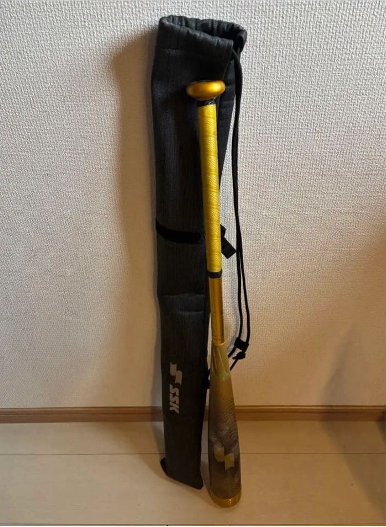 MM23限定ゴールド色　専用ケース付き