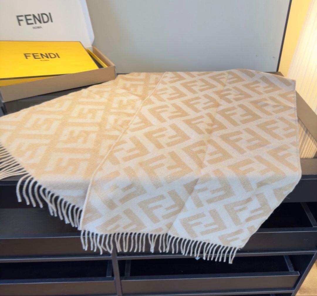 FENDI 斜め織りウールスカーフ ベージュ