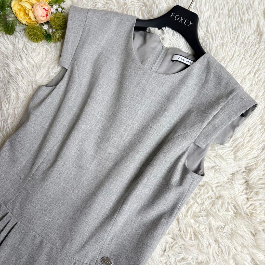 新品タグ付き♡フォクシーニューヨーク タキシードストレッチワンピース グレー