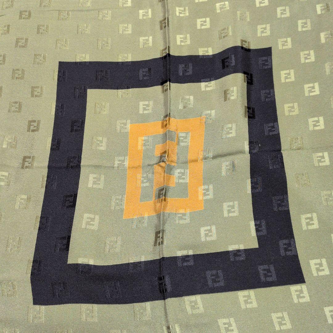 未使用　フェンディ　シルクスカーフ 約85cm
