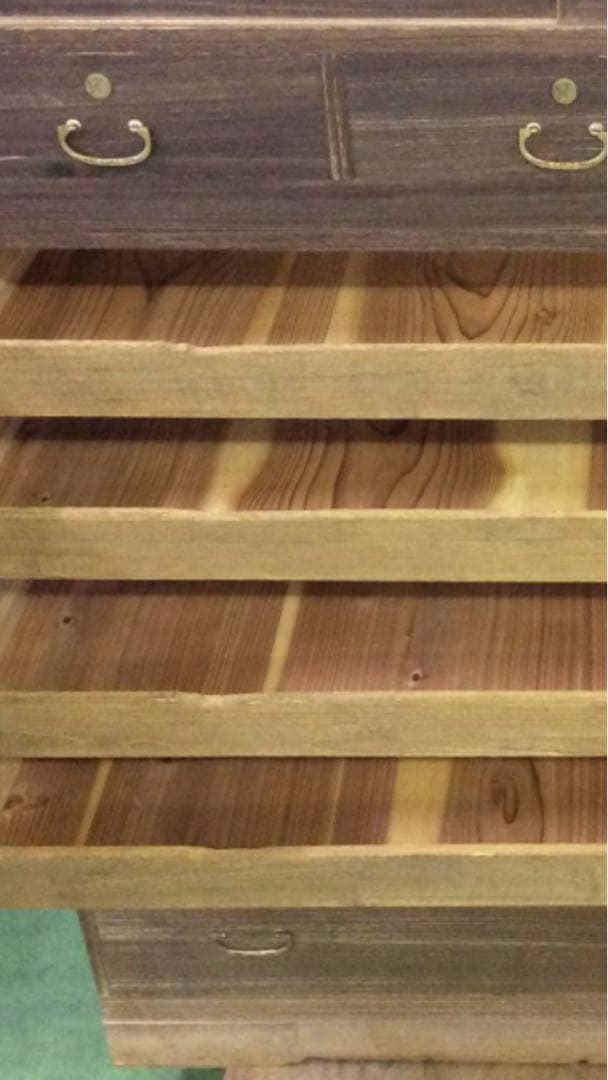 鍵付♦️最高級　桐箪笥♦️彫刻 金彩 年代物♦️3分割♦️日本技術♦️クラシック♦️送料込