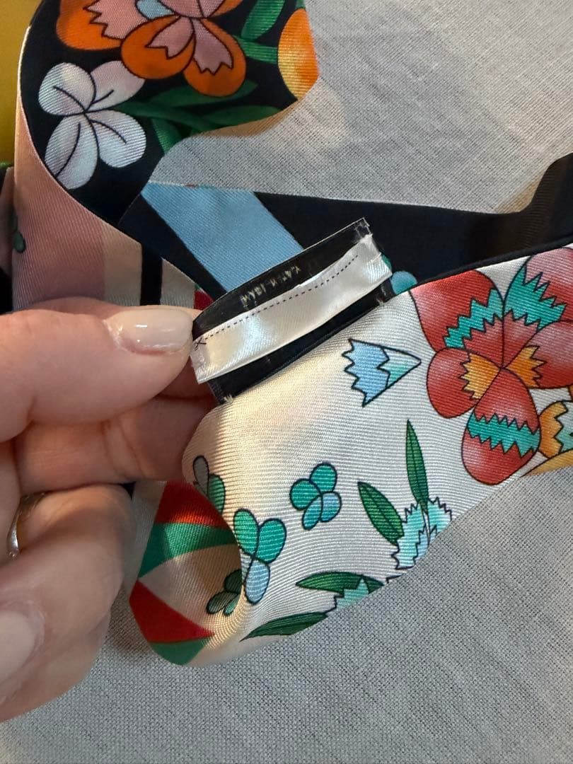 FENDI フラワー柄 シルクスカーフ 箱付き