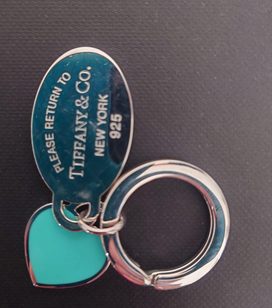 オーバル ＆ ハート タグ キーリング シルバーにティファニー ブルー