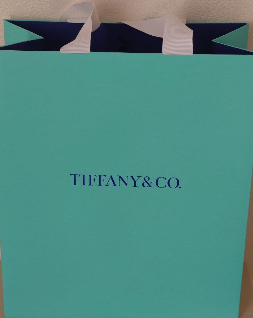 オーバル ＆ ハート タグ キーリング シルバーにティファニー ブルー