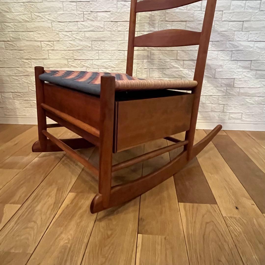 【ヴィンテージ】シェイカーデザイン　木製ロッキングチェア 引き出し付き