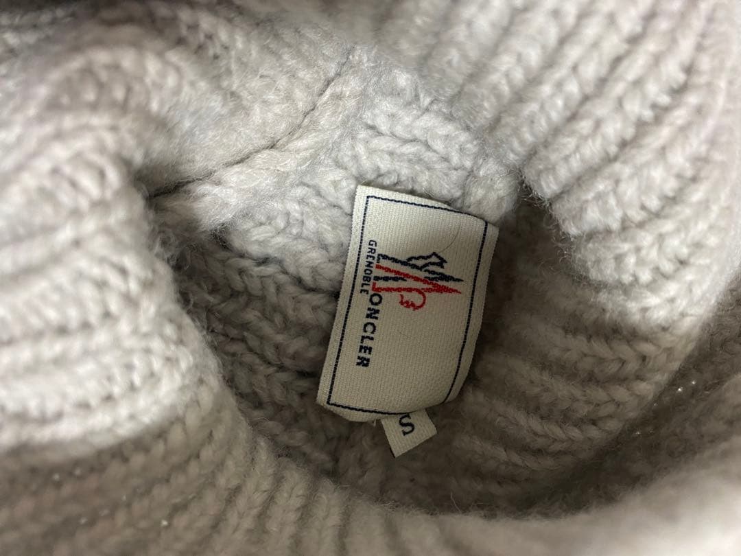 MONCLER GRENOBLE タートルネックニット　セーター　ロゴ付き　S