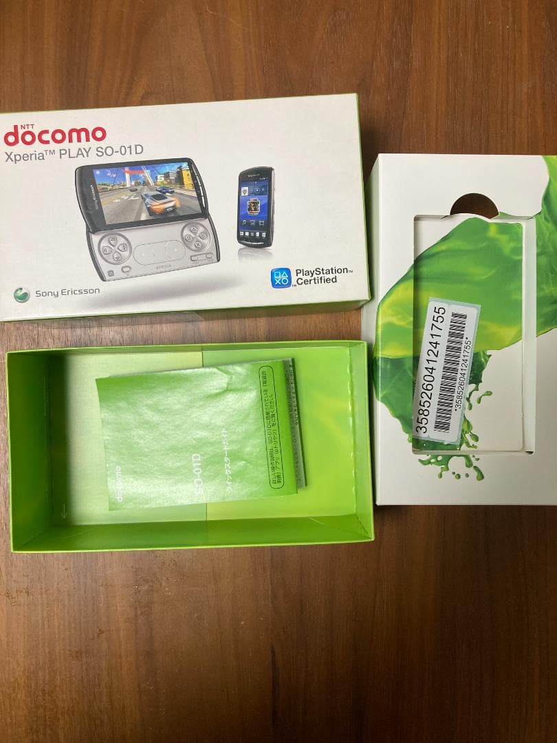 Xperia PLAY SO-01D　中古　状態悪い