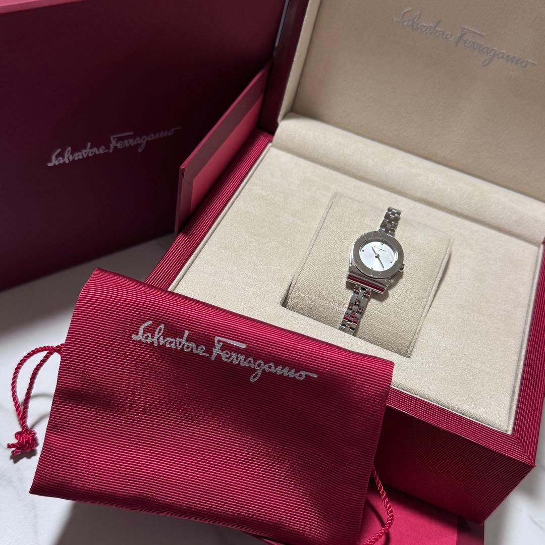 Ferragamo クォーツ 腕時計 ガンチーニ シルバー