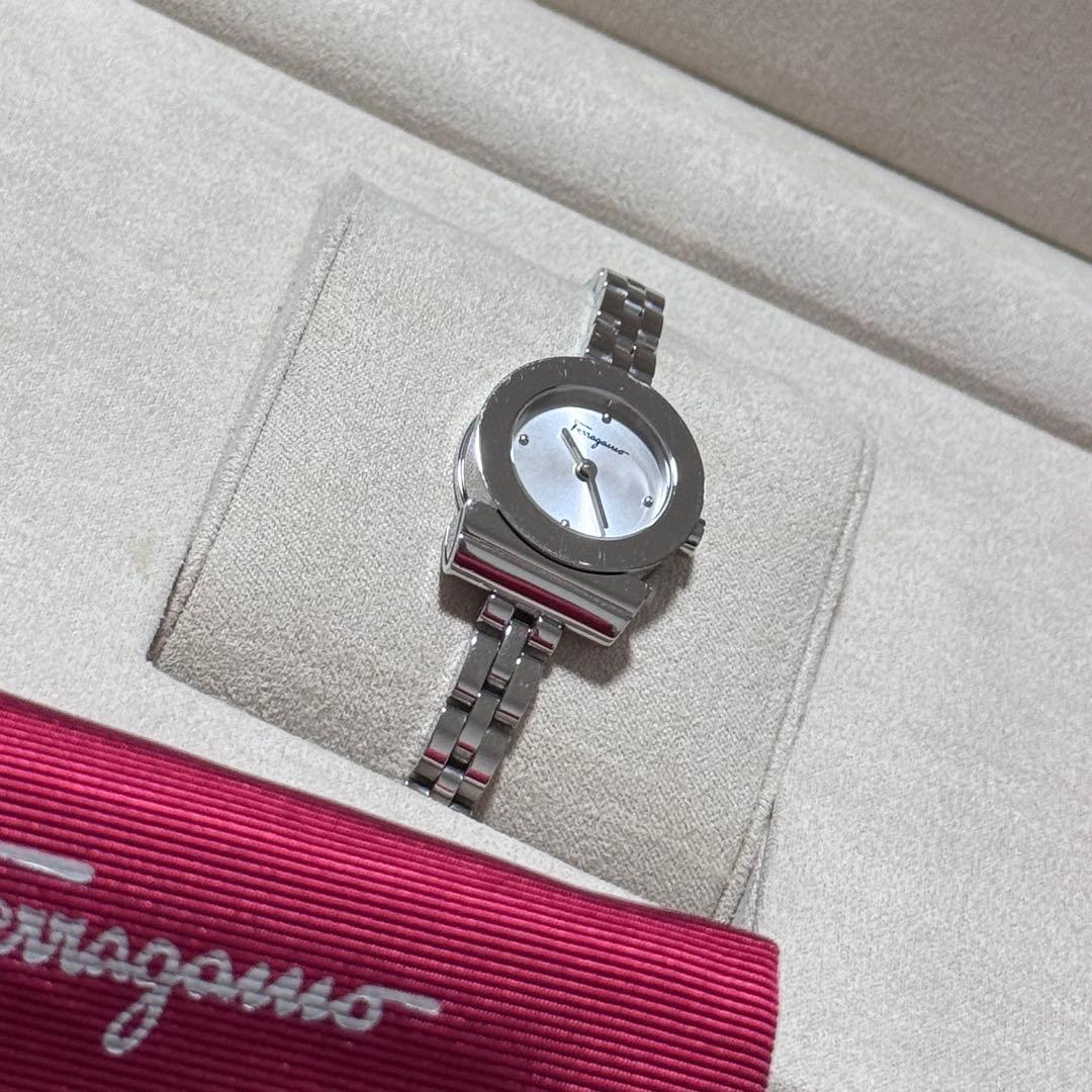 Ferragamo クォーツ 腕時計 ガンチーニ シルバー