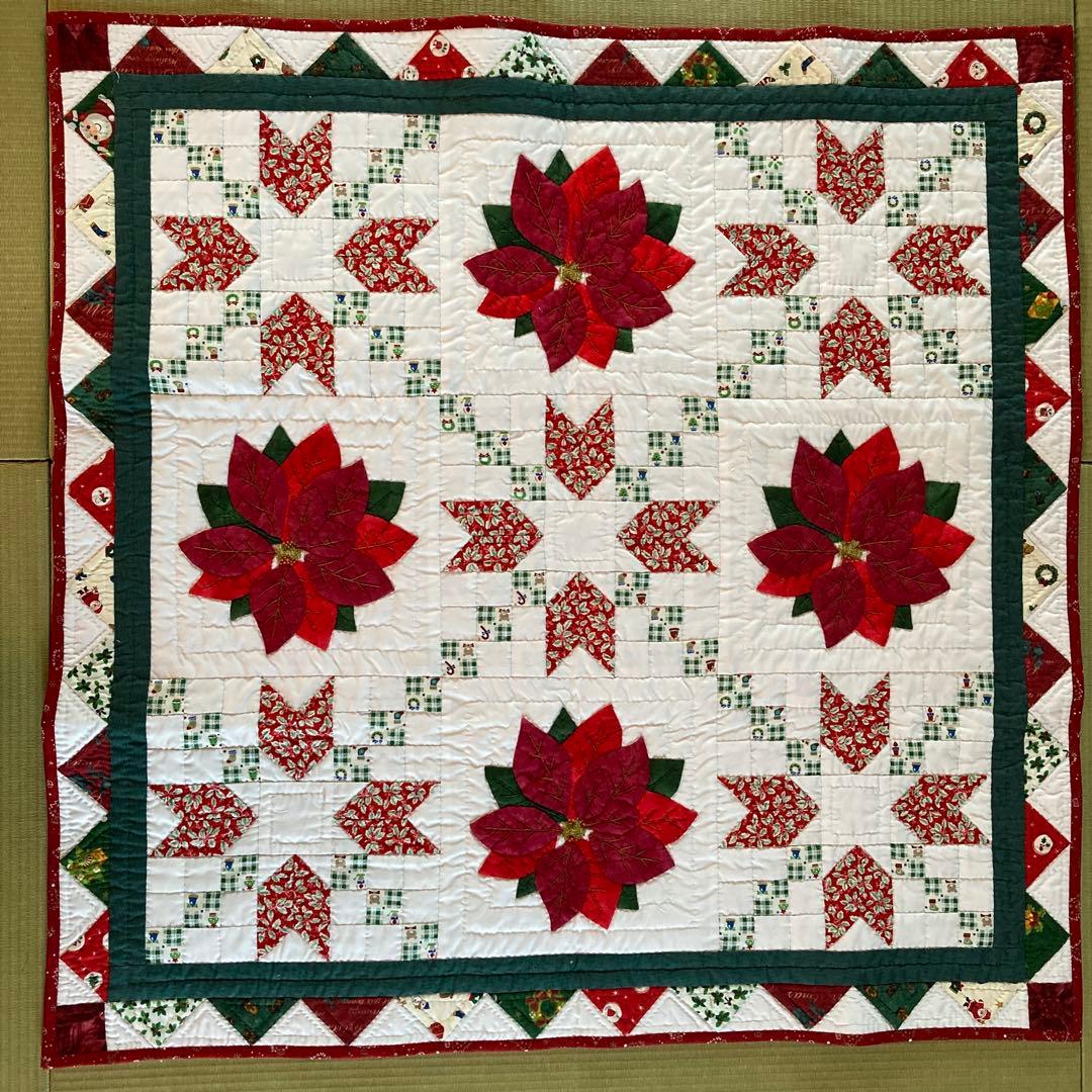 パッチワーク　タペストリー　クリスマス　ポインセチア　ハンドメイド