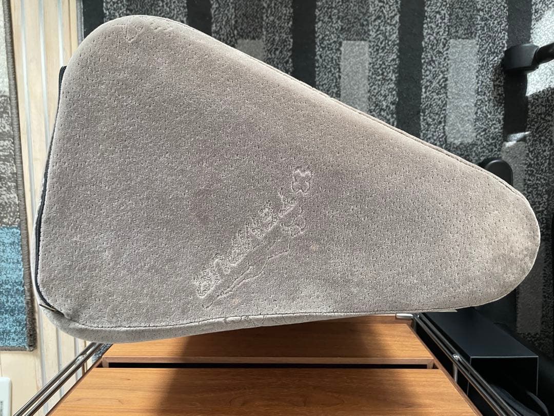 テンピュール　ベッドウェッジ　グレー