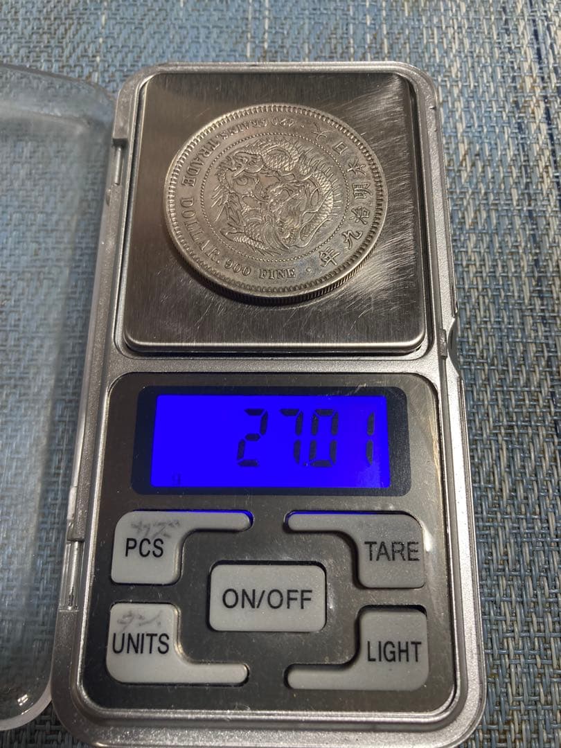 貿易銀　明治9年　菊紋・龍 一圓銀貨　長支脈