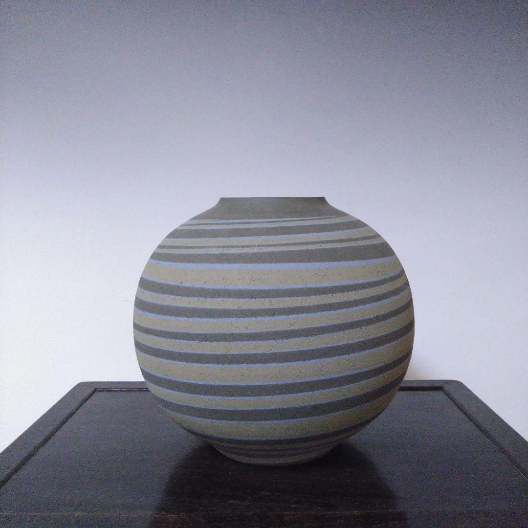 NO561 尾形香三夫 練上陶芸 花瓶(壺型) 銘有り「香」