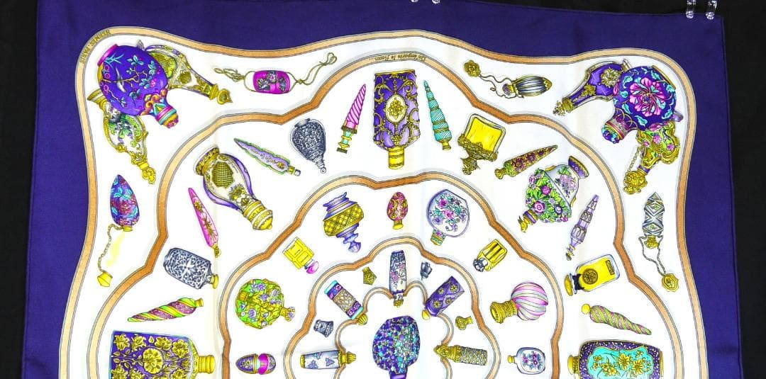 美品　HERMES エルメス　大判スカーフ　カレ90　 D535