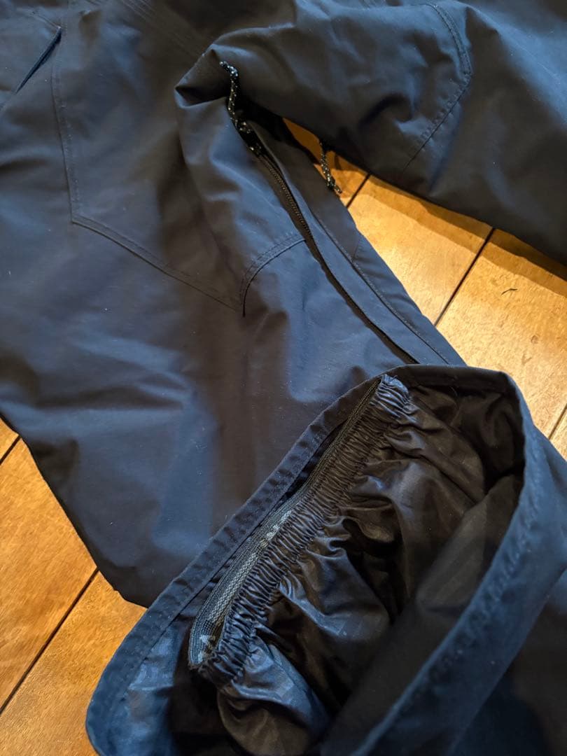 VOLCOM キッズ ビブパンツ　XLサイズ