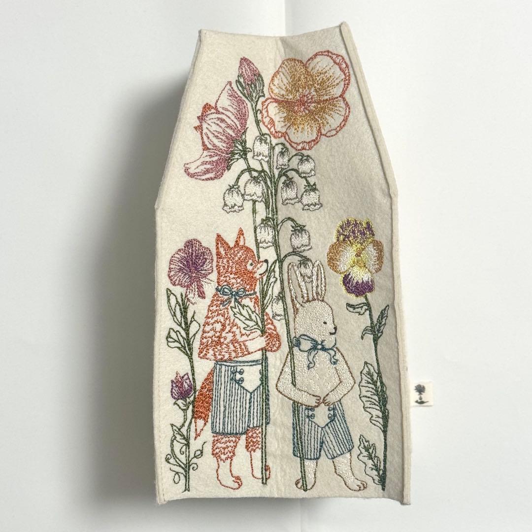 CORAL & TUSK ティシュBoxカバー Spring Parade