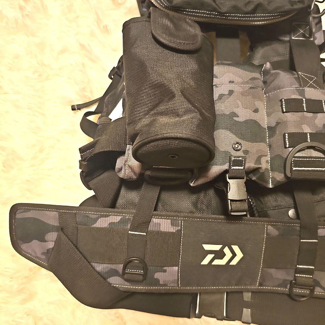 【超極美品】ダイワ ベンチクールゲームベストIV フリー DF-6109